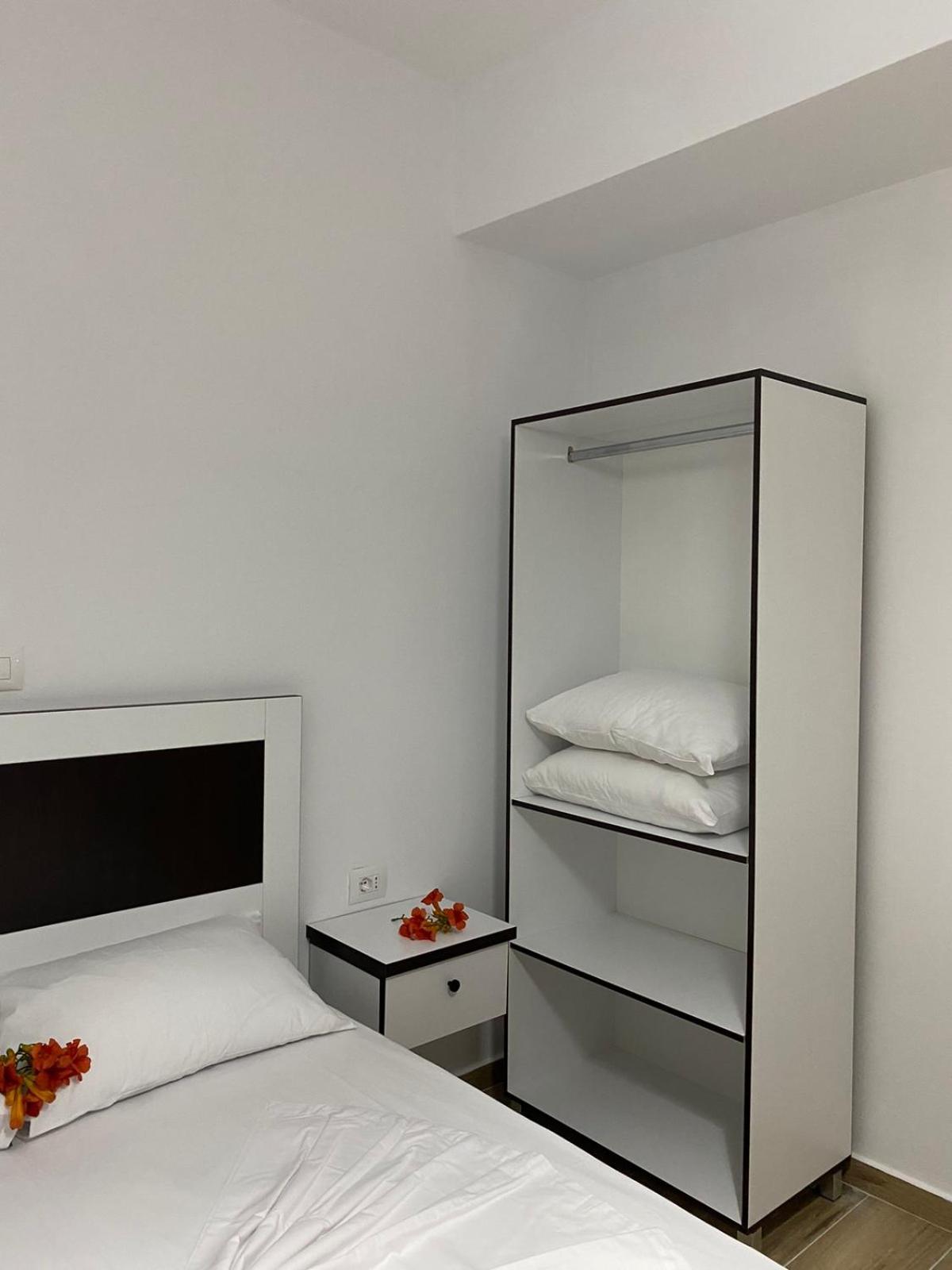 Rentrooms Geni Ksamil Exterior photo